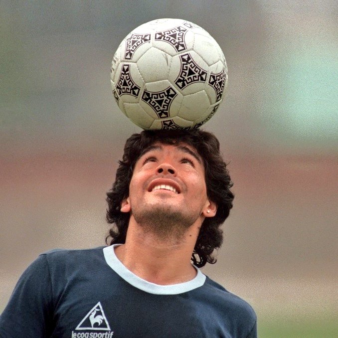 Tendenciasx_ecu's tweet photo. "Maradona"
La reciente visita de Lionel Messi🇦🇷 a la Casa Blanca🏛️ ha reavivado un sinnúmero de comparaciones🔥. Los internautas no tardaron en rescatar imágenes de Diego en escenarios similares.
#Maradona #Messi #CasaBlanca #TrumpMessi https://t.co/Pv6OVnCFgr