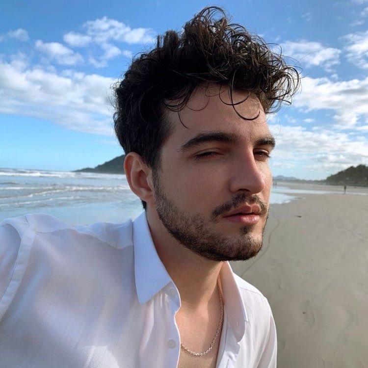 rob tweet media