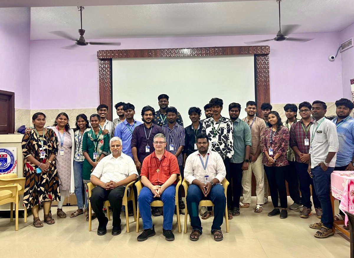 infoANS_EN's tweet image. India – Don Bosco’s Spirit in the #DigitalAge: Fr. Ricardo Campoli’s Visit to the Province of #Chennai (INM), India

infoans.org/en/sections/ne…