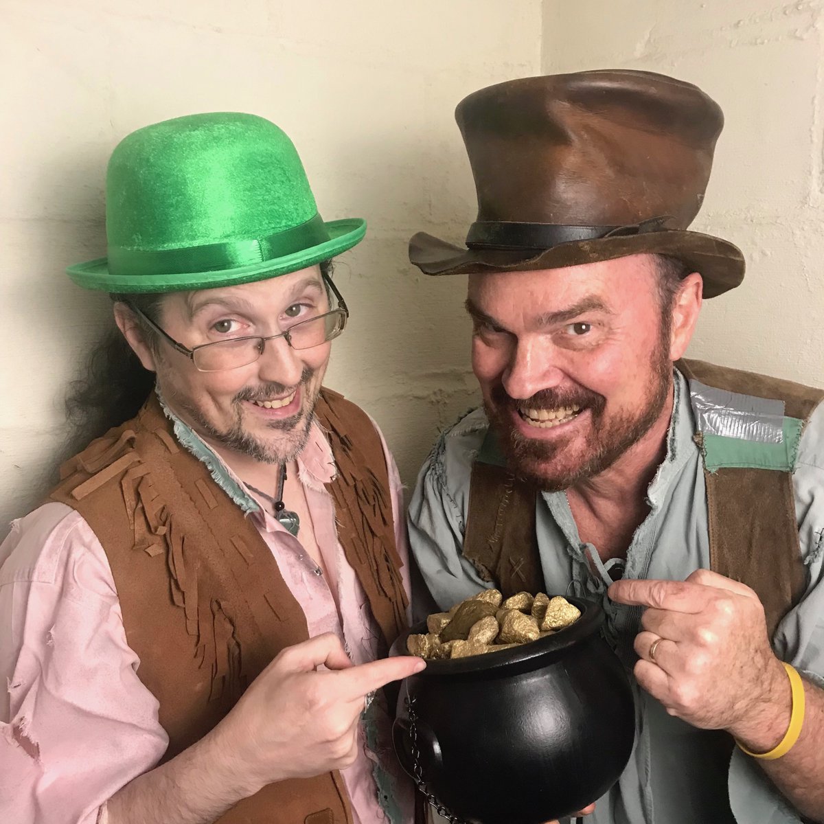 ToadstoolShadow's tweet photo. It is CONFIRMED that Toadstool Shadow WILL BE BRINGING their pot of gold to the The Forge Tavern in Columbus for their show on March 15. Event links in comments. https://t.co/WtCcE8iJei
