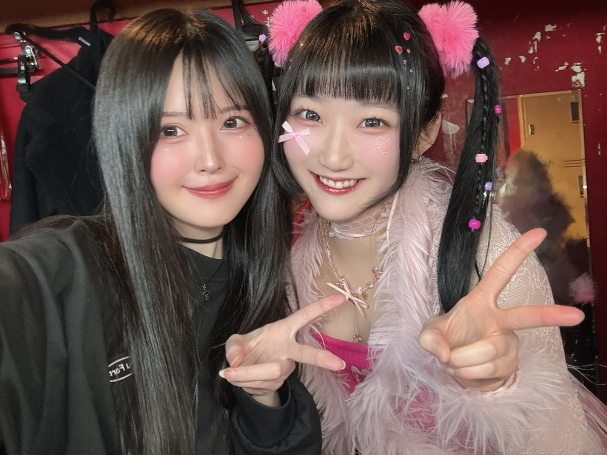 ちひろちゃん💙

今日のKーPOPみたいな派手でかわいい感じもめっちゃ似合ってた🎀
いつもかわいいね🥹💓会えるといつもうれしいホッとします🥺✨

日曜日の朱南祭で一緒にコラボさせていただくよ〜！！楽しみ！🥳