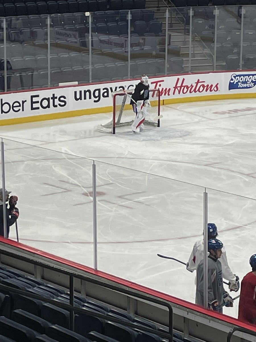 StephRDSJunior's tweet image. Jacob Fowler de retour au jeu ce soir face aux #Americans de Rochester tout comme Florian Xjekaj

Pas de Paquet-Bisson a l’entraînement ce matin, il s’est blessé mercredi

Adam Engstrom blessé a patiné en solitaire plus tôt ce matin

#AHL