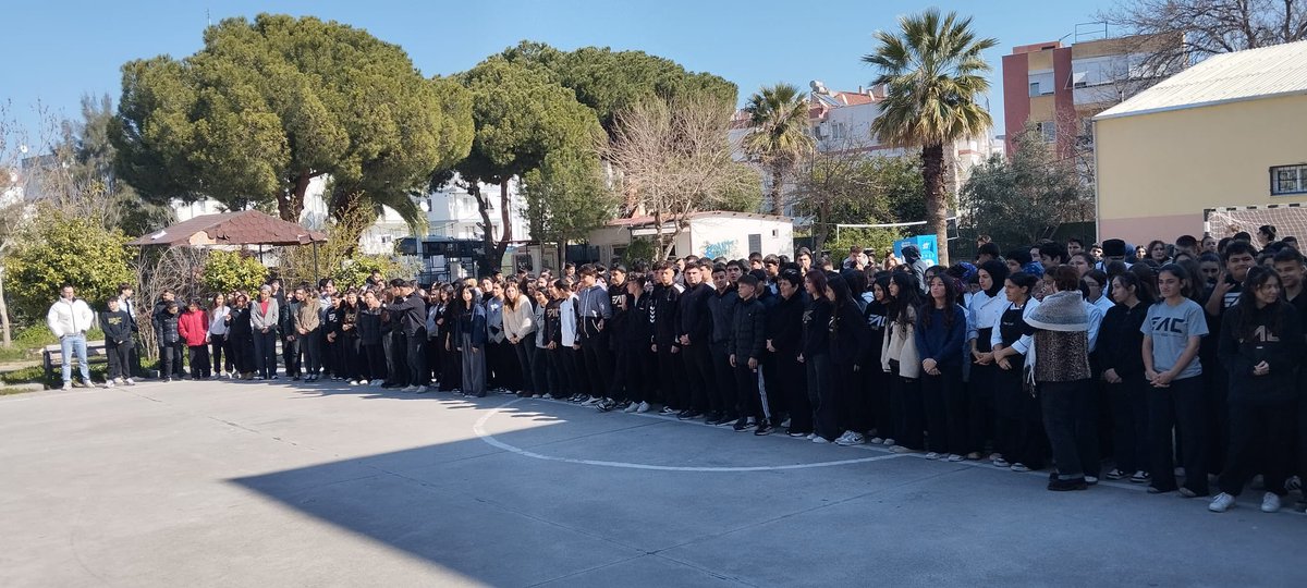 eacmtal's tweet photo. Okulumuzda “Deprem Haftası Farkındalık Tatbikatı” kapsamında öğrencilerimiz ve öğretmenlerimizin katılımıyla deprem tatbikatı gerçekleştirilmiştir. Afetlere karşı bilinçli, hazırlıklı ve güvenli bir toplum için farkındalık çalışmalarımıza devam edeceğiz. https://t.co/lPo65FVvYY