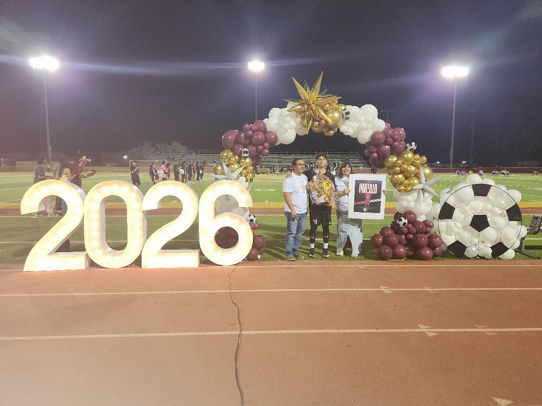 Andress_Soccer's tweet image. What a memorable night. We celebrated 8 seniors in style. This team showed up and showed out big time.  3-0 win over Chapin in front of a great crowd. Congrats boys. 

Sebastian ⚽️ ⚽️ 
Diego ⚽️ 
Gustavo 🎯 
Randu 🎯 

Secure playoffs ✅ 
Season sweep ✅ 

#ontothenextone