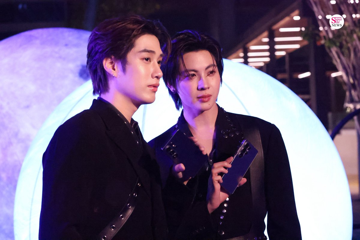 " เติ้ล - เฟิร์สวัน " ร่วมงาน BEYOND THE GALAXY | CLOUD 11 BANGKOK 🤍✨

S26 ULTRA X TLEFIRSTONE 
#GalaxyxTleFirstone 
#TleFirstOne #เติ้ลเฟิร์สวัน

#GalaxyAl
#GalaxyS26Ultra
#BeyondtheGalaxy
#Samsung