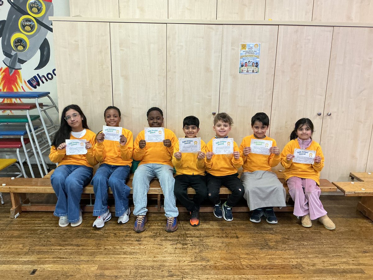 StThomas_CE's tweet photo. Well done to this week’s Golden jumper winners. What a great achievement. Keep it up and keep letting your light shine. We are so proud of you all! ⭐️🌟 https://t.co/zJT5OdSoZA
