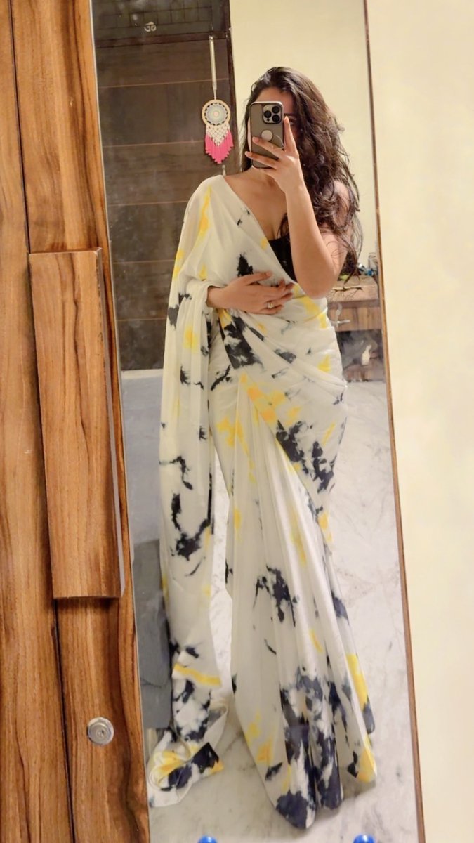 Ameeshaa tweet media