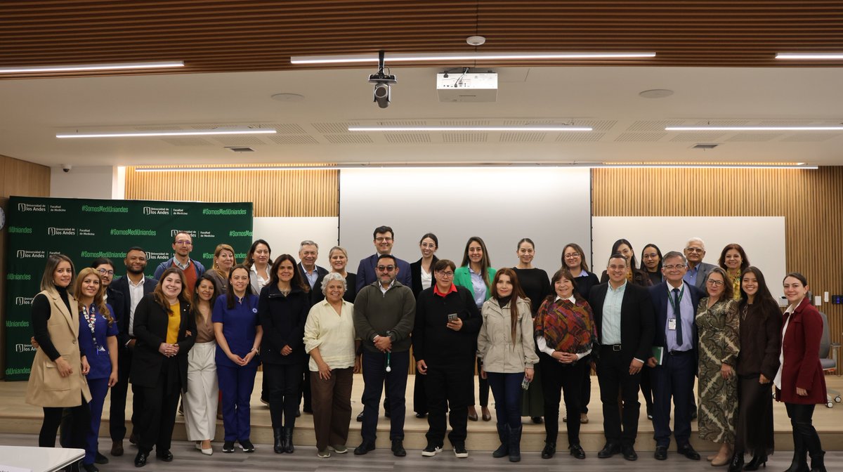 MediUniandes's tweet photo. En conjunto con @analizarsalud, @acinnacional y @ACGG_CO, desarrollamos mesas de trabajo para fortalecer la vacunación en adultos en Colombia. De la discusión técnica a la acción. 🚀📈 #Prevención #Integración
Enlace Nota: https://t.co/sFQ4N3zJgL https://t.co/TB0bWbFMBa