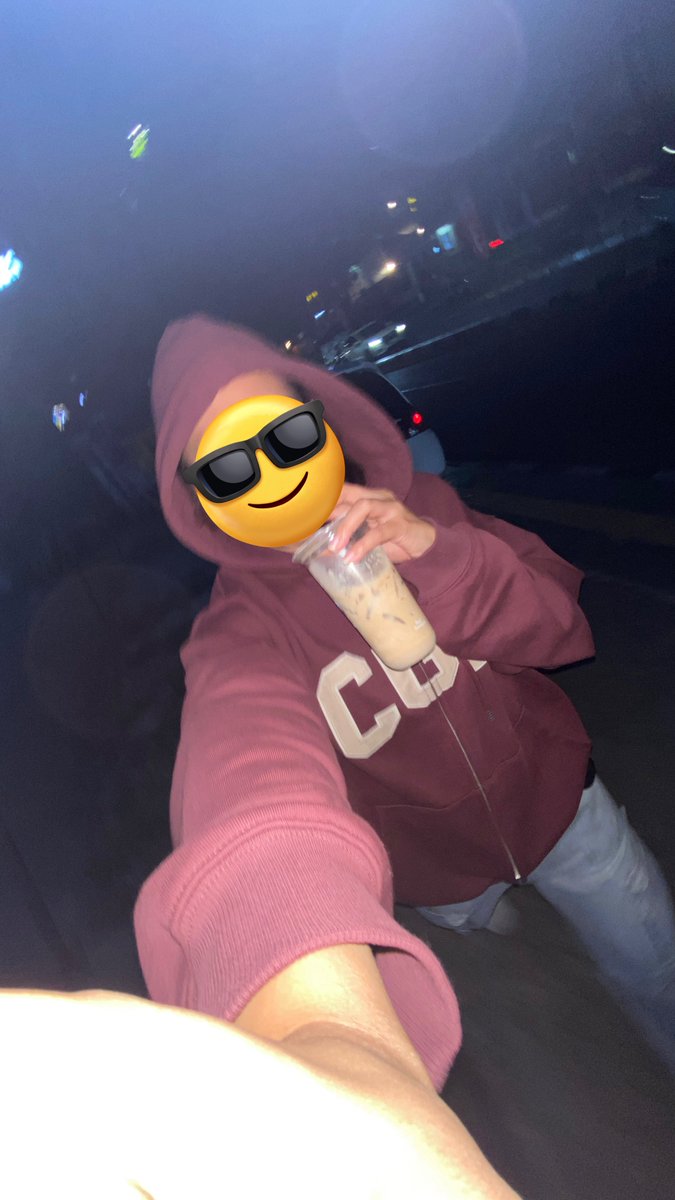 Sebagai sipaing “just in case” hari ini nyoba cosplay jd changkyun, keluar tanpa bawa tas hanya modal saku celana… ternyata aku baik baik aja🤧