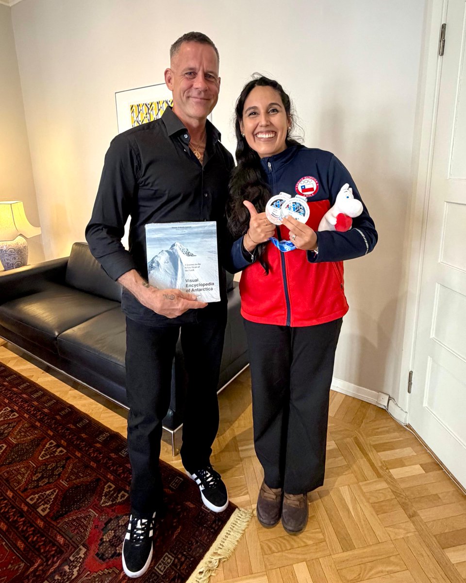 echilefinlandia's tweet image. Thrilled to host outstanding sportspeople united by the love of sea: ice water swimmer from #Chile Barbara Hernandez who won medals in the World Championship in #Oulu and Finnish rower and explorer Jari Sario from #Finland 🇫🇮 who rowed solo in Cape Horn 🇨🇱