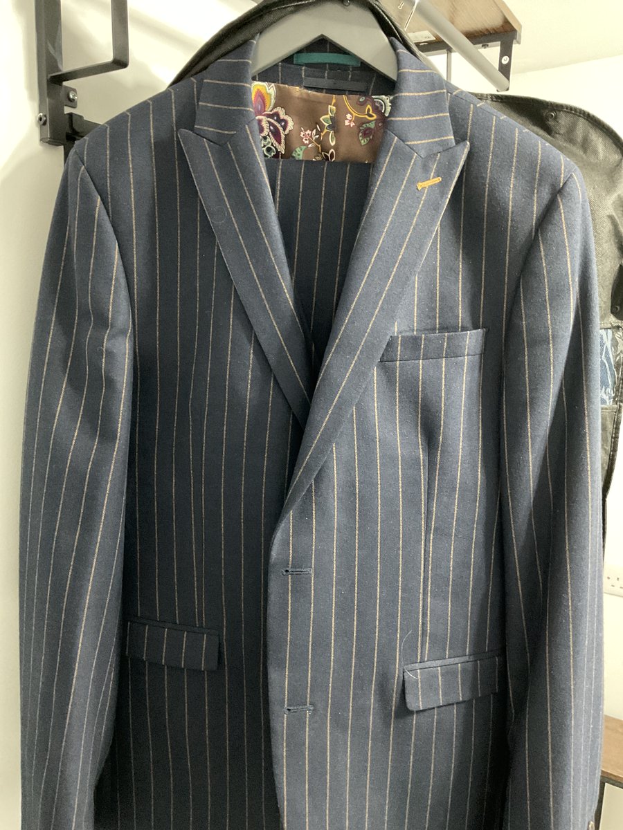 suitedservitude's tweet photo. Arrived in London. Just unpacking my play suits 😉🍆💦 #suitfetish #suitandtie #highcollarshirt #menatplay #meninsuits #formalwear #suitandtie #cutawaycollar #doublecuffs #cufflinks #waistcoat #windsorknot #threepiecesuit #gay #bi #pinstripes #cum #blowjob #nsfw #cruising https://t.co/nby2YMuK6P