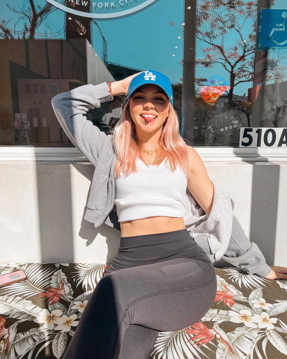 JJJordynFanPage's tweet image. Jordyn 4 years ago today 🧢
#FlashbackFriday 🔙