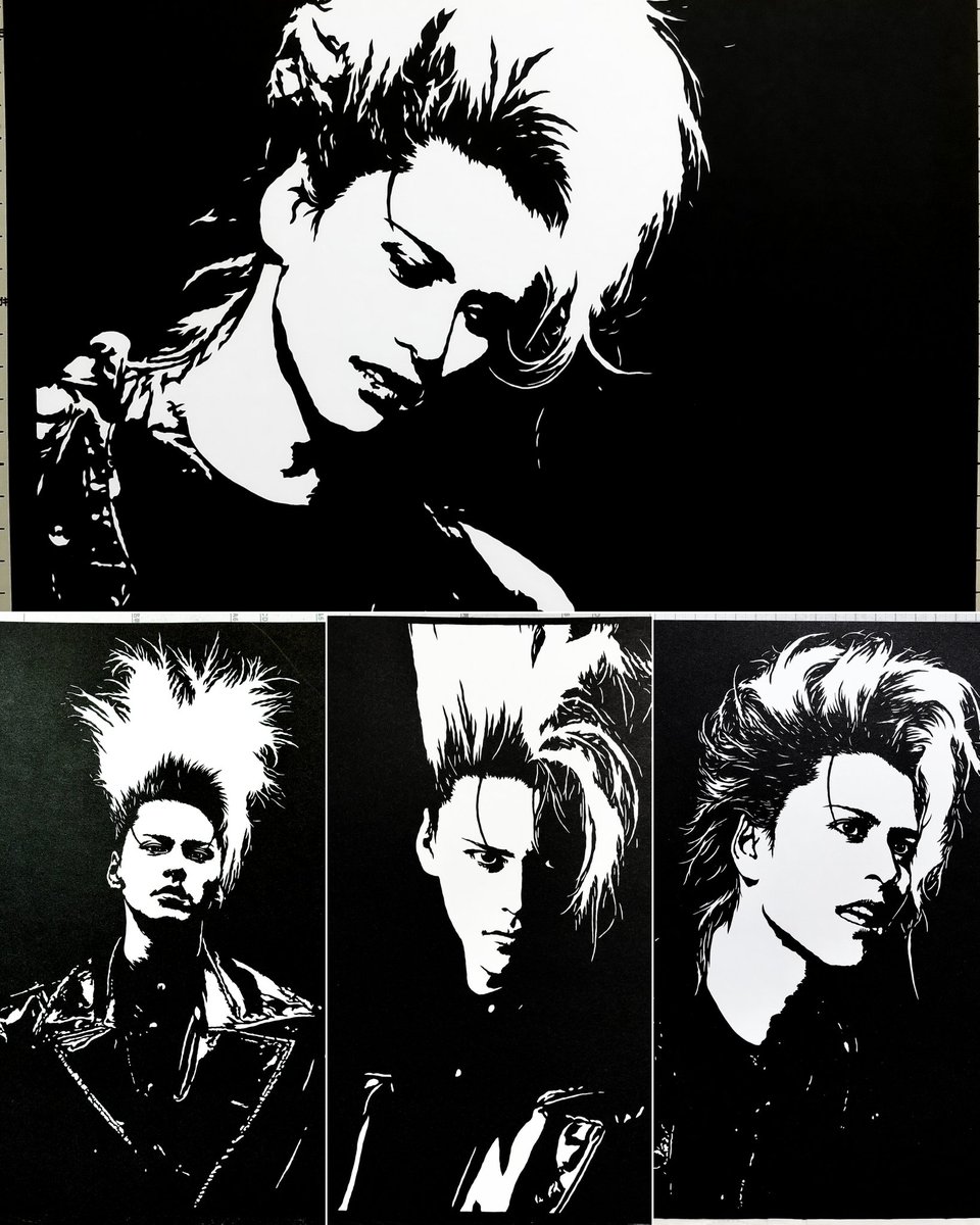 切り絵 第1343弾
櫻井敦司さん
HAPPY BIRTHDAY あっちゃん！
4枚目の金髪あっちゃん。
ホントは白シャツだったけど、切り絵的にバランスが難しく、黒にしたら上手くハマりました。
決して切り抜くのが面倒だった訳ではアリマセンヨw