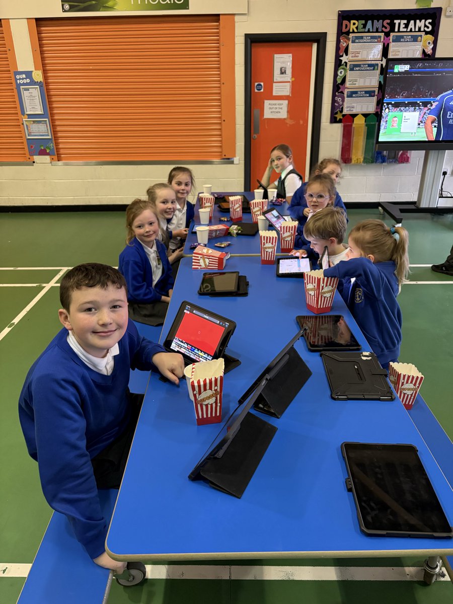 Flomellynews's tweet photo. Just some of our recent #flomellycorevalues award winners enjoying their treat with Mr Leach. Popcorn, treats and Nintendo Switch time was the highlight of the afternoon #flomellydreams https://t.co/uvdvjwy8Gw
