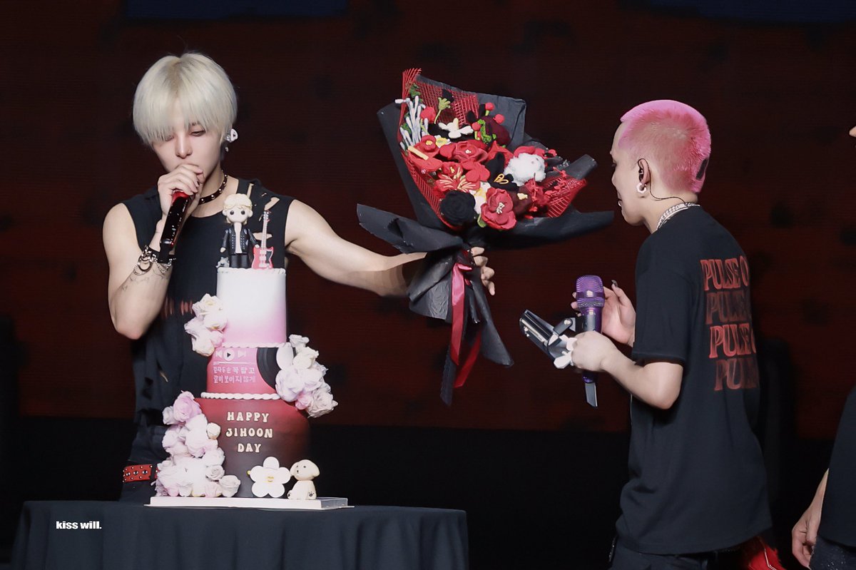 kisswillkiss's tweet photo. - 260306
#최현석 #지훈 #트레저 #TREASURE https://t.co/vfV159BYxO