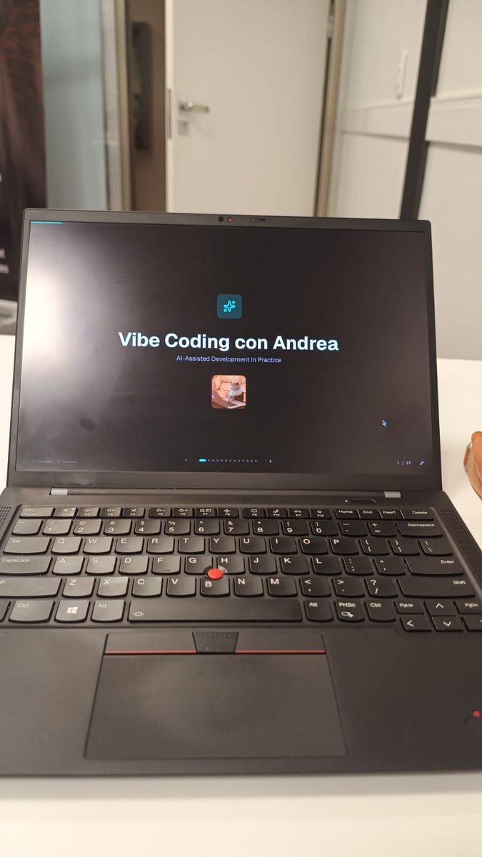 Andrea Díaz Correia ⚡ tweet media