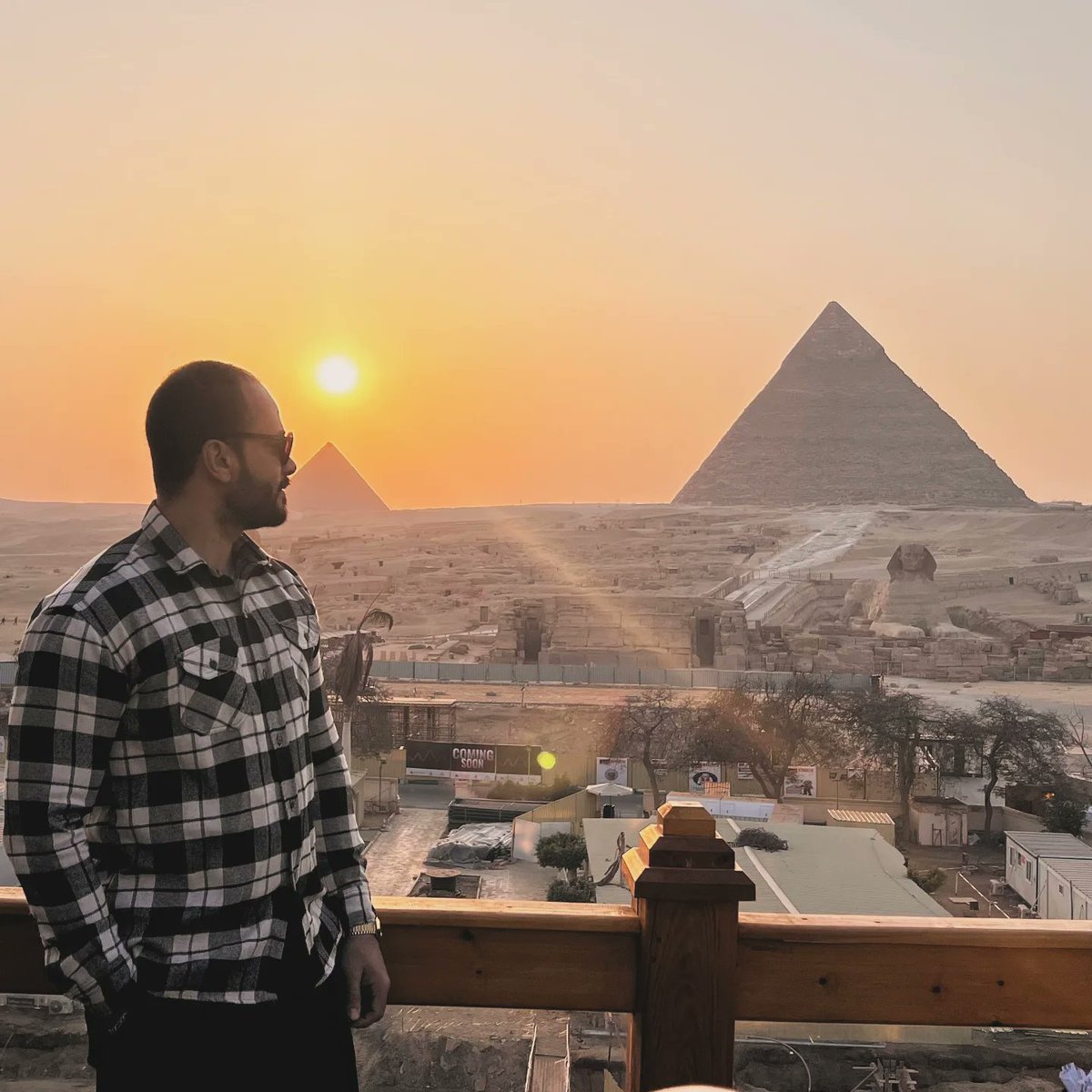 MichaelShoukry5's tweet photo. Minds are never as calm as faces look👌
Great pyramids off in the distance❤️❤️ https://t.co/0SEhScrNuo