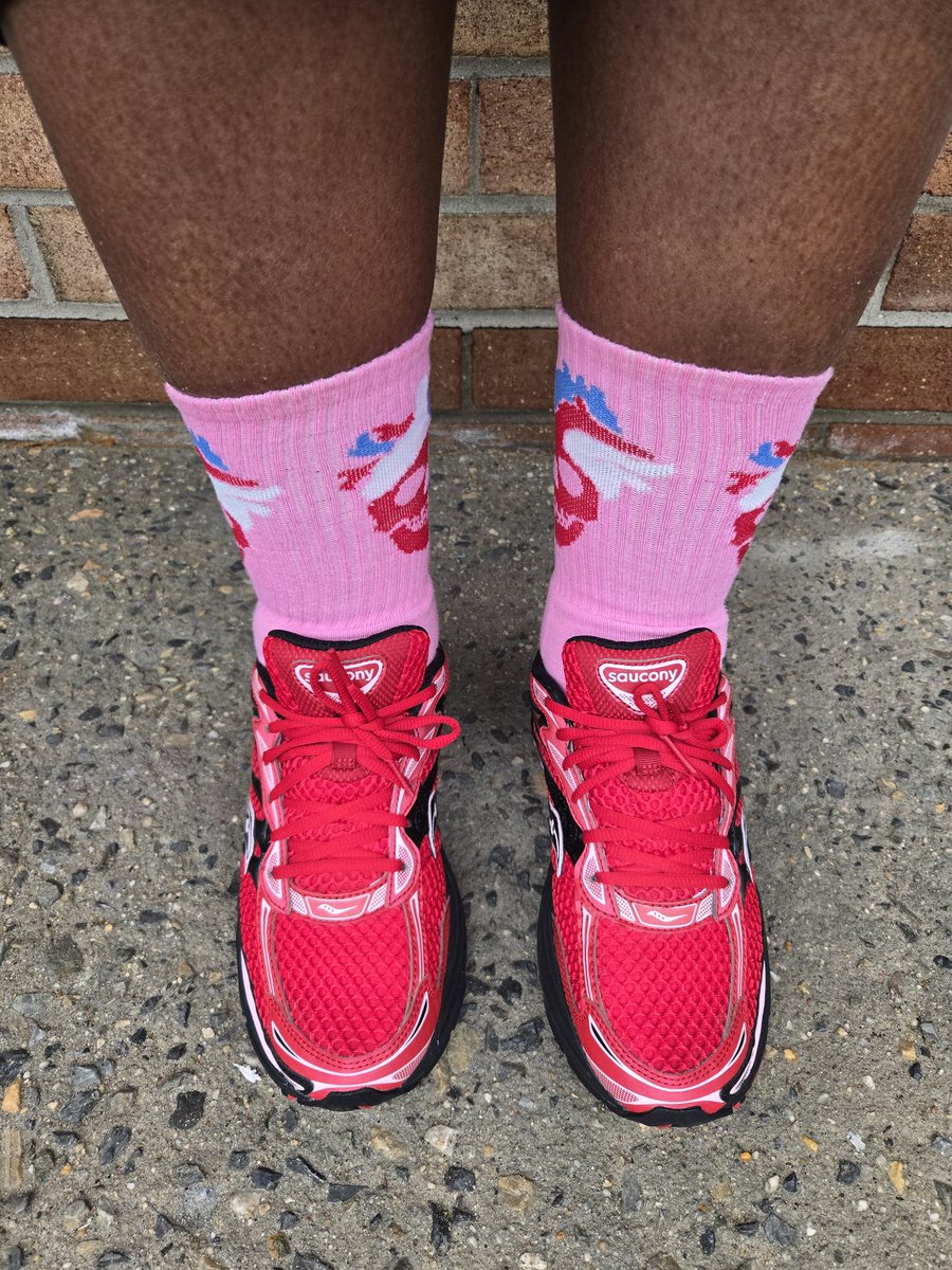 trudyspeaks's tweet photo. 👟: Saucony Progrid Omni 9 'St. Valentine's' 
#kotd #sneakHERs #saucony #firefridays #Unboxedapp https://t.co/GUG6XwPi9h