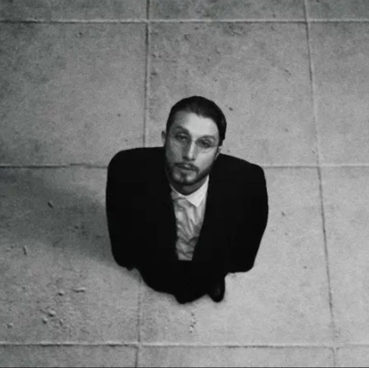 📹| <a href="/bbnomula/">bbno$ 👶🚫💰</a> uma Screenshot do Vídeoclipe "why am i like this" Via posts YouTube