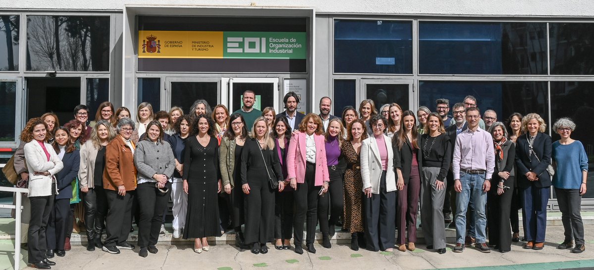 eoi's tweet photo. En el #DíaInternacionalDeLaMujer reafirmamos nuestro compromiso con una formación que impulsa talento, liderazgo e igualdad. En EOI seguimos formando a quienes transforman el mundo. 

#8M #Talento #Liderazgo #Igualdad https://t.co/IZWjP2P930