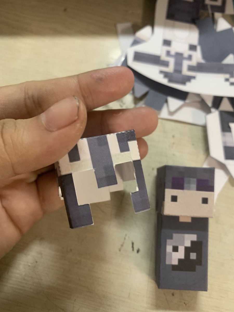 nanhmare's tweet image. Why is the armor so big.
#unstablesmp
#wifies #thedirector