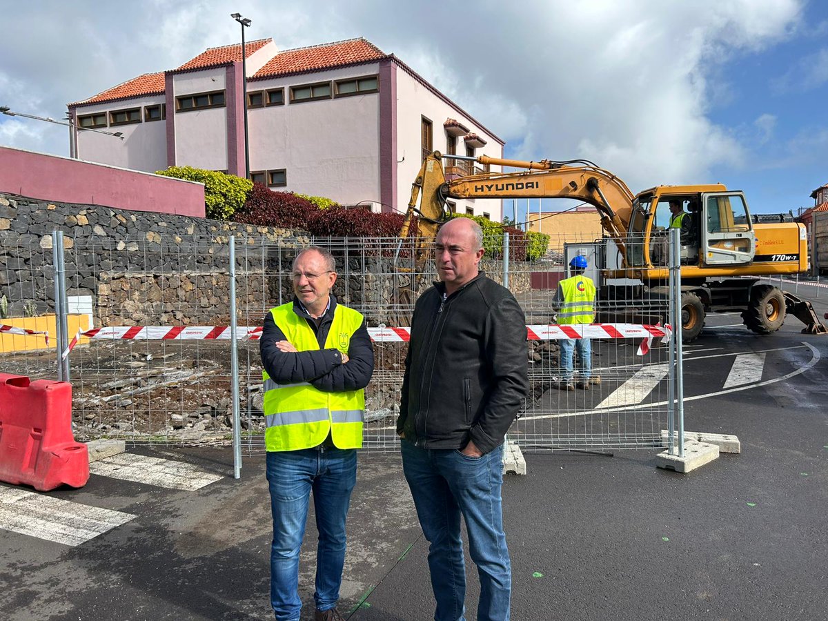 tvlapalma's tweet photo. 🚧El Cabildo transforma la vía principal del núcleo urbano de Puntallana a través del PIDL
https://t.co/HmYmXWcRYo #TVLaPalma #Puntallana #Cabildo #PIDL
📰Noticia Completa: https://t.co/7dO8UFyeh4 https://t.co/taffiSsxuO