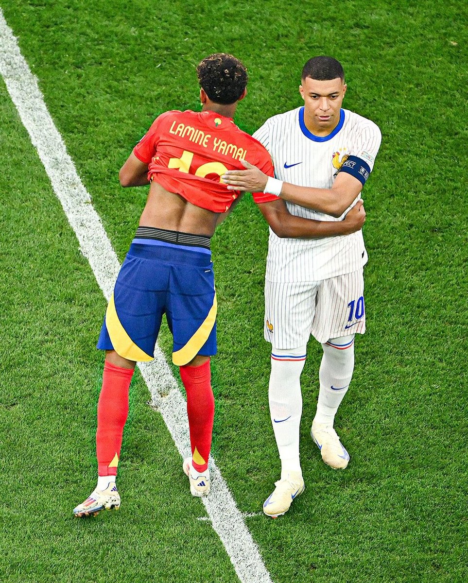 LiverpoolZNE's tweet photo. 🚨🔴 Rio Ngumoha (6.3) is currently outperforming Lamine Yamal (3.0) and Kylian Mbappe (2.4) for chances created per 90 this season 😳✅ https://t.co/E1Cn0y8oeR
