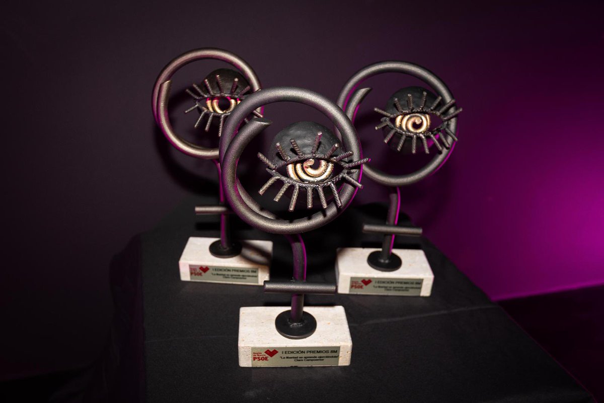 🟣 I edición de premios por el 8M del @psoeregiondemurcia 

💜Un acto emotivo por una cuestión tan importante: combatir la violencia de género y el machismo.

Enhorabuena a @lasesturreas, por convertir en canciones la situación que viven las mujeres día a día, ¡Sois maravillosas!