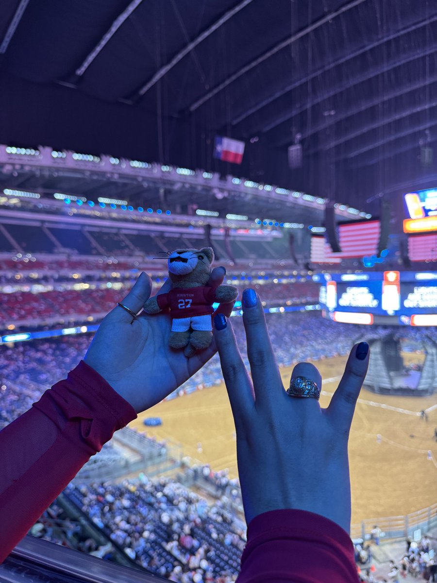 blaahcherry's tweet photo. UH NIGHT 2026 @RODEOHOUSTON https://t.co/CLFJArqMJP