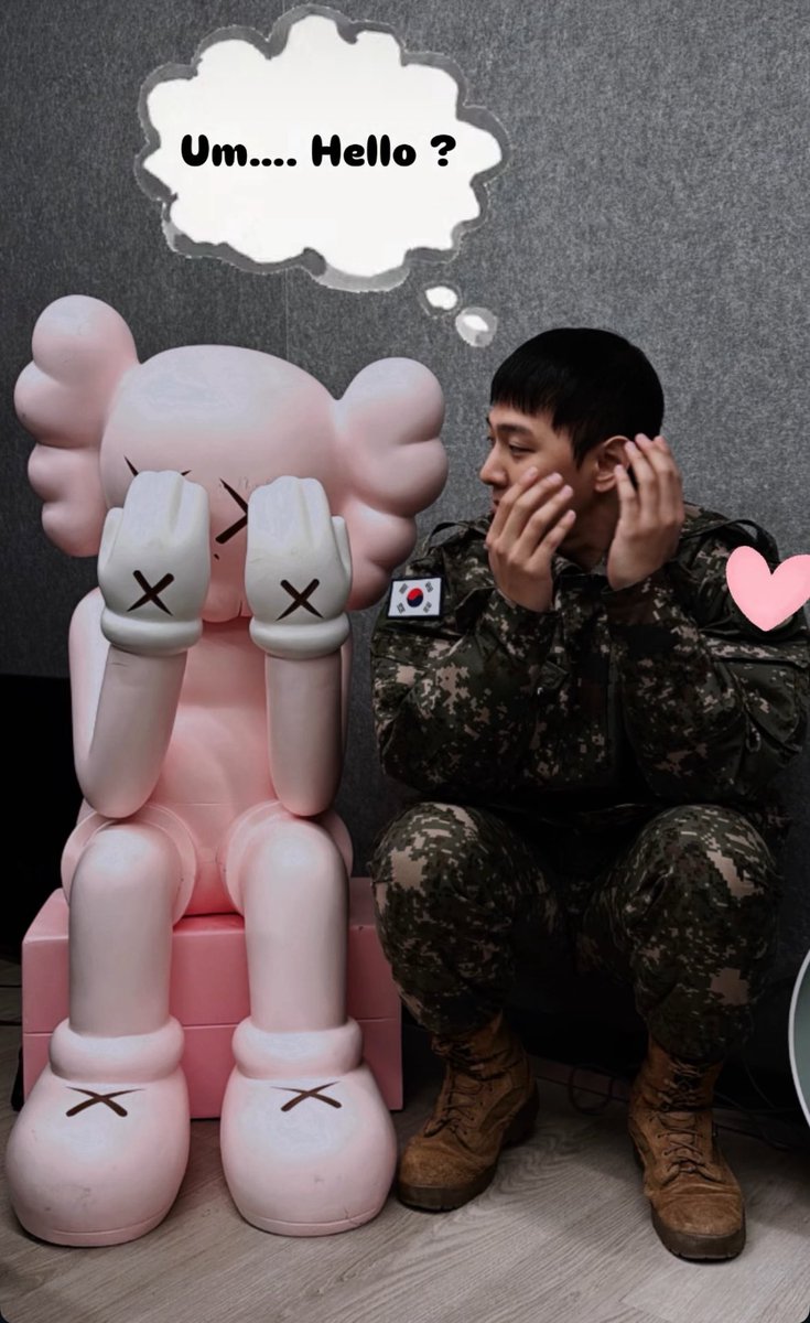 zonghyukbae's tweet photo. Eoh?? The figurine is actually in their studio?? https://t.co/uuIwknYC97