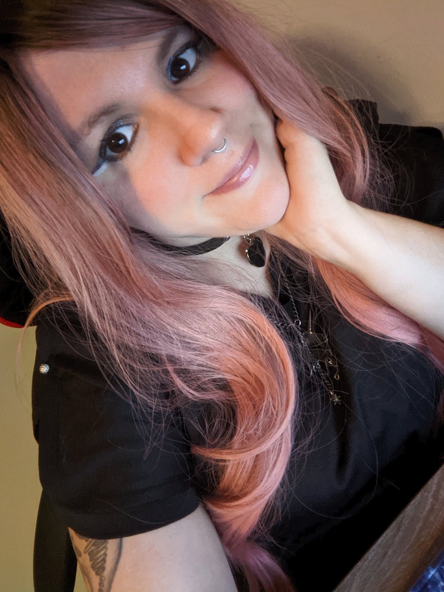 Nady 👻😈🎃 tweet media