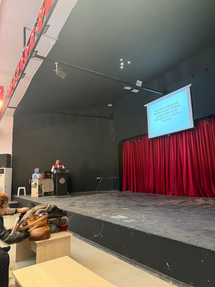 Çavdır, Gölhisar, Altınyayla ve Tefenni’de üreticiden ihracatçıya tüm paydaşlarla bir araya geldik.
🎯 Hedef:
✅ Pestisit denetimi
✅ Tam izlenebilirlik
✅ Sürdürülebilir ve güvenilir gıda
Tarladan sofraya sağlık! 🚜🛡️