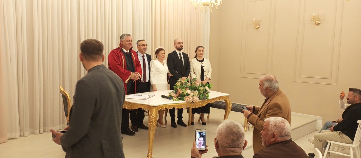 Metin Bahadir beyin nikah törenine #SüleymanDemirelKonfederasyonu Yalova il başkanı olarak katılım sağladık. Çiftlerimize mutluluklar diliyorum...