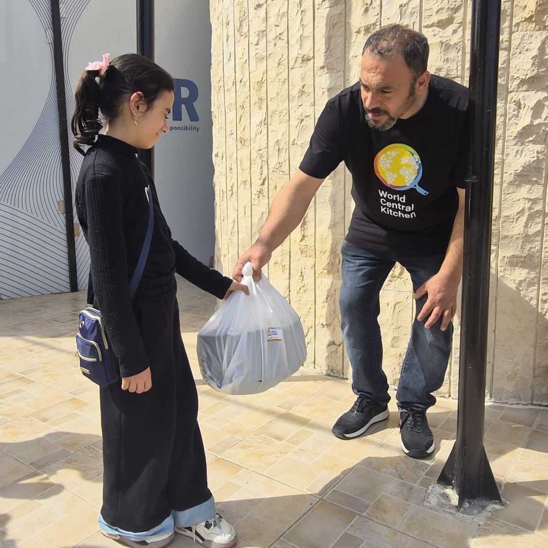 WCKitchen's tweet photo. 🇱🇧 Update from Lebanon
After an intense night of airstrikes, WCK's cooks were back at work—preparing thousands of warm meals for families who have been forced to flee their homes.
#ChefsForMidEast https://t.co/LMs6SOkPX5