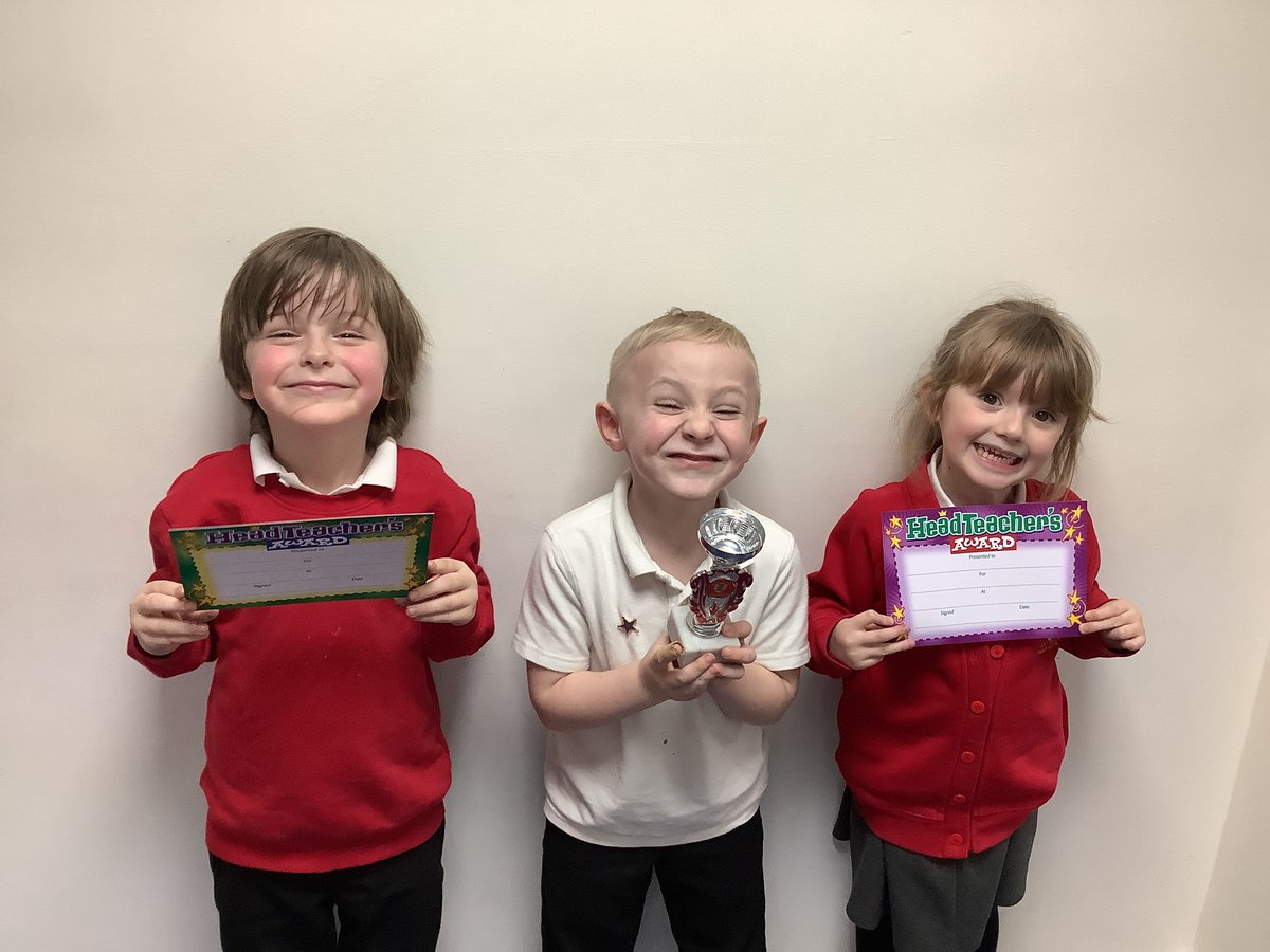 Well done to these children who have been showing wisdom and curiosity this week. We are so proud of you! ⭐️👏😊