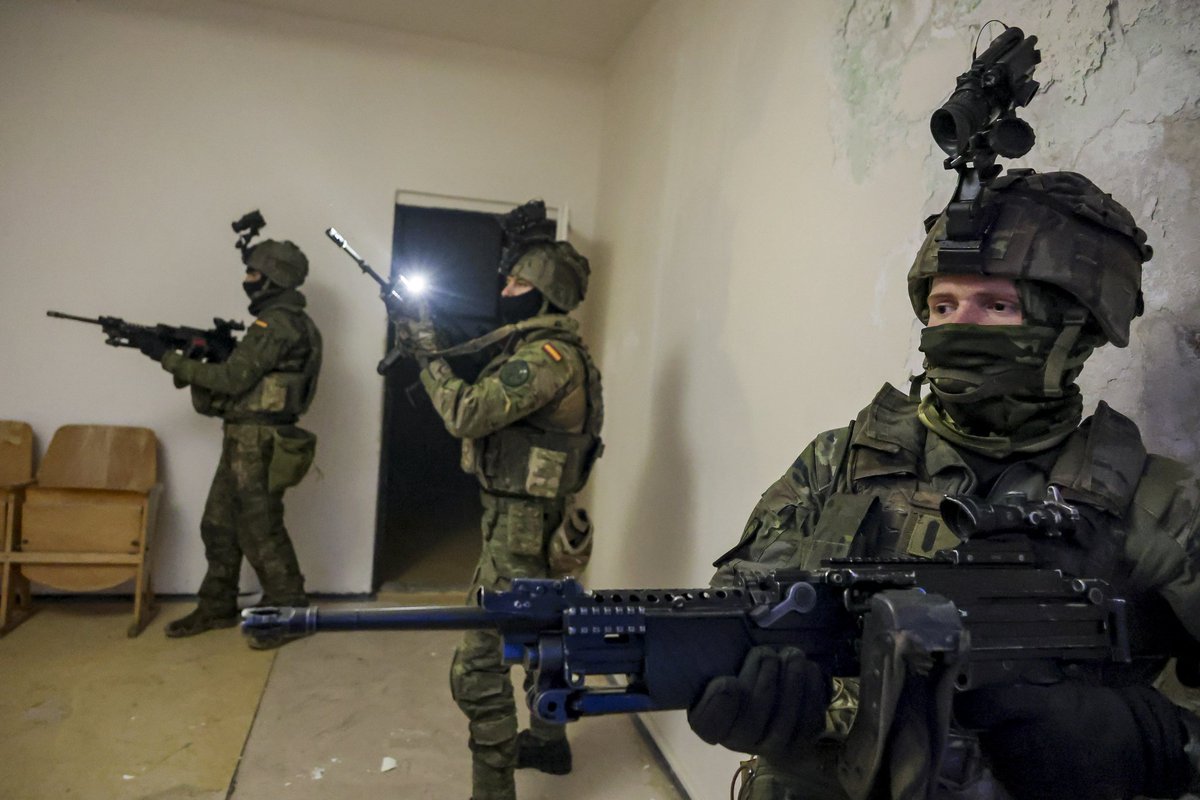 Amigos del 3º Tercio tweet media