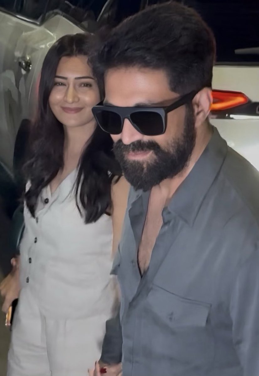 He looks so dashing with this trimmed look 😭❤️ The one I’ve always admired:)
#Yash