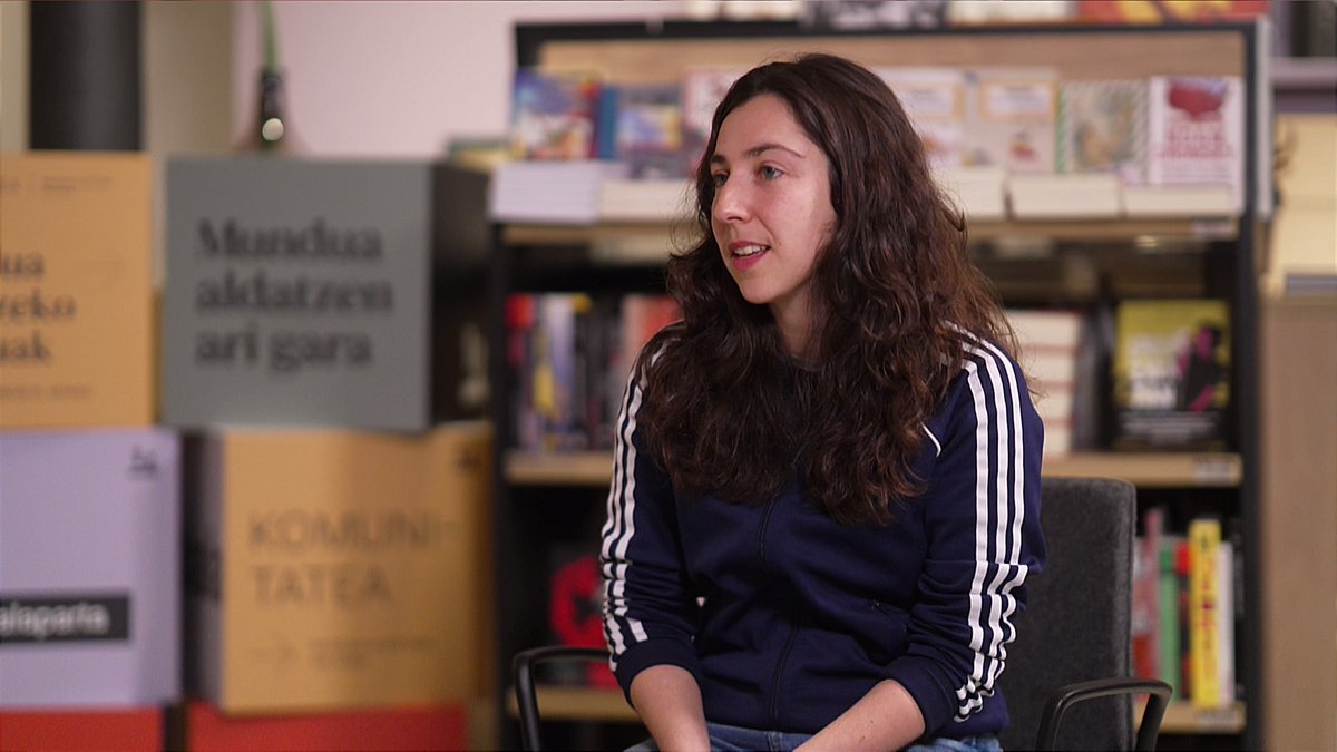 Artefaktua tweet media