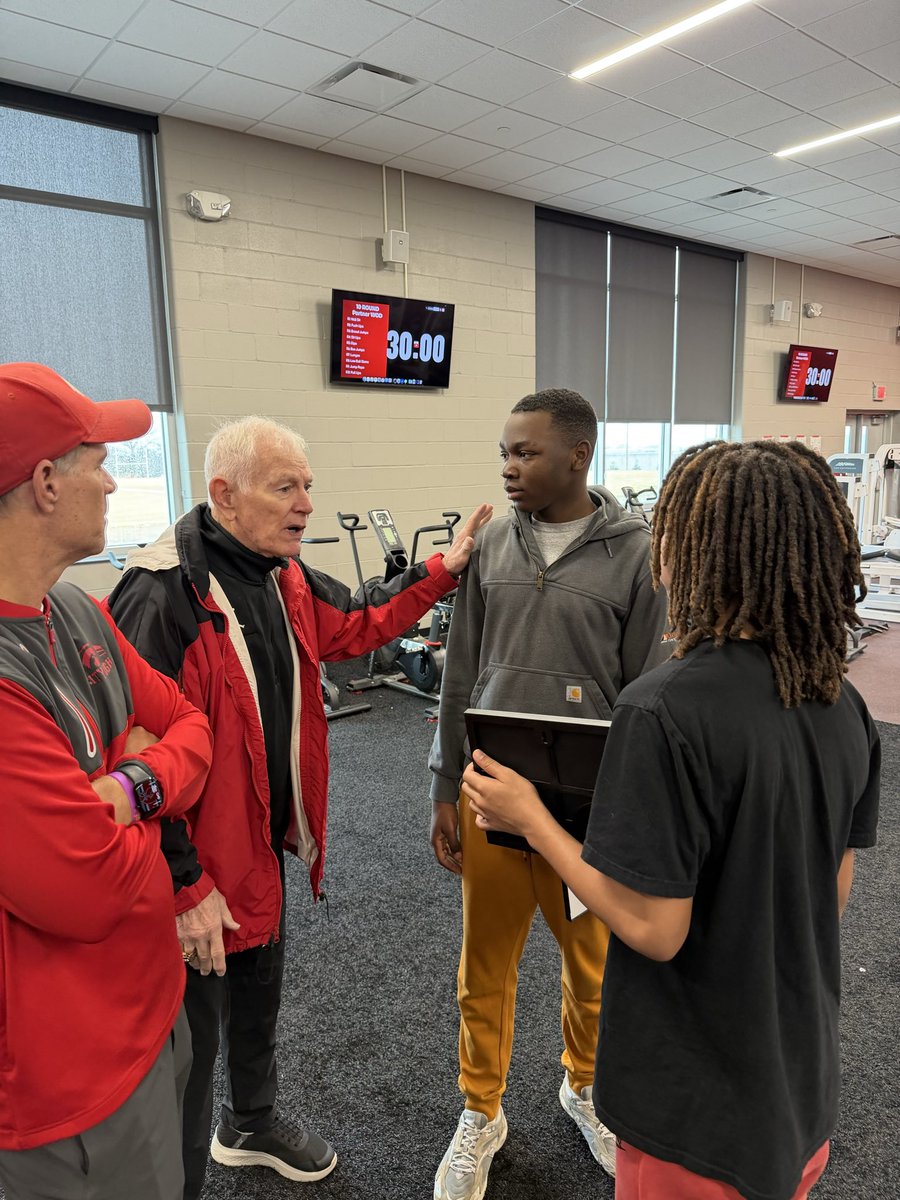 Mitchell Moore tweet media