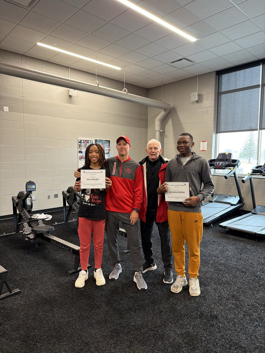 Mitchell Moore tweet media