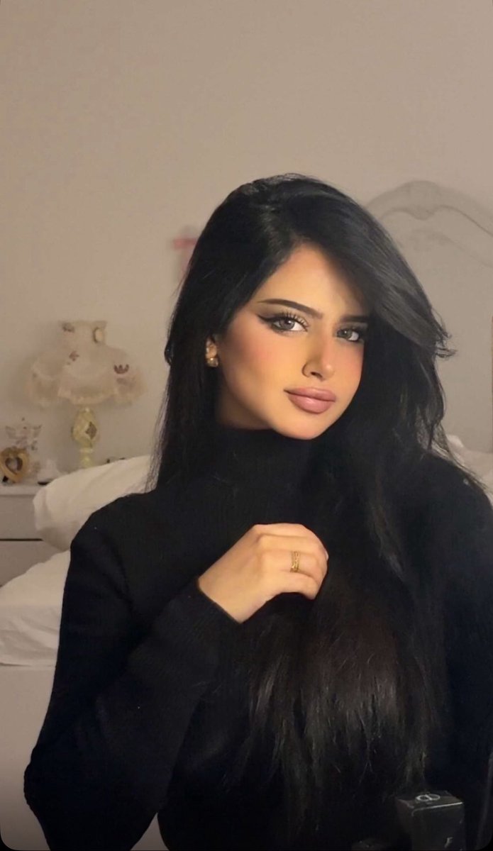 مشهورات 👑 . tweet media