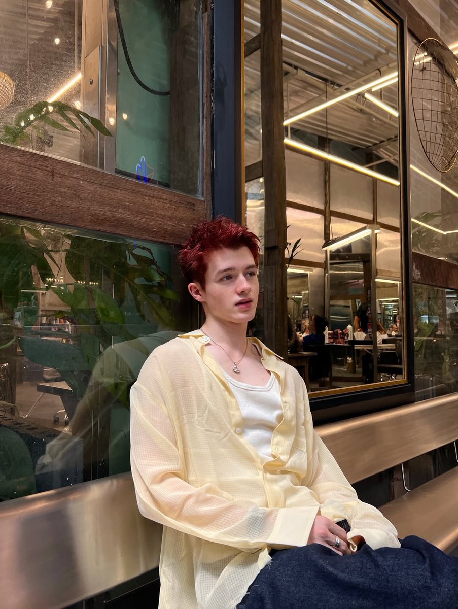 crazerlily's tweet image. หน่องจิ๋วกรี๊ดพี่ต้นมากถึงขั้นจะย้อมผมน้ำเงินเลยเหยอ เอานะ ๆๆ รอดู ตุวจี๊ดทั้งคู่ ยืนข้างกันคงเฟี้ยวม่ายเบา &amp;gt;&amp;lt;

#PJLEON #พีเจเลออน