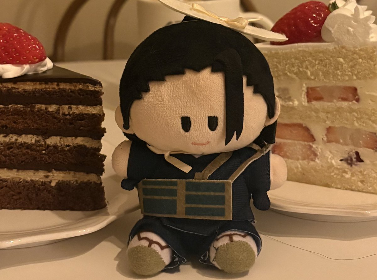 치미들이 케이키를 쌔벼가려고했는데 
아기교주님께서 지켜주엇어요
이래도 교주가 나쁩니까 #교주게토미담