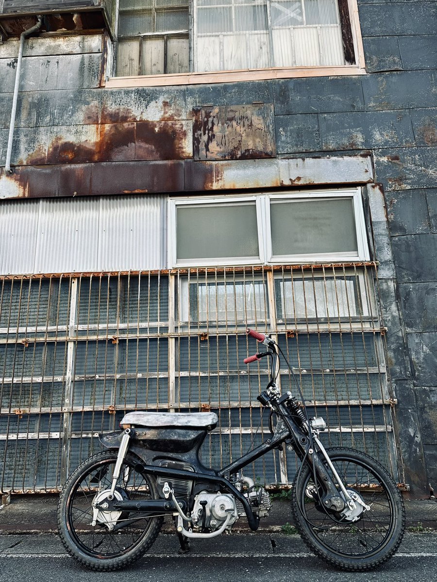 JCH210's tweet photo. #hero_motorcycle
フルカスタムスーパーカブ完成！！！！！
#スーパーカブ #フルカスタム https://t.co/kmuUiQKttJ