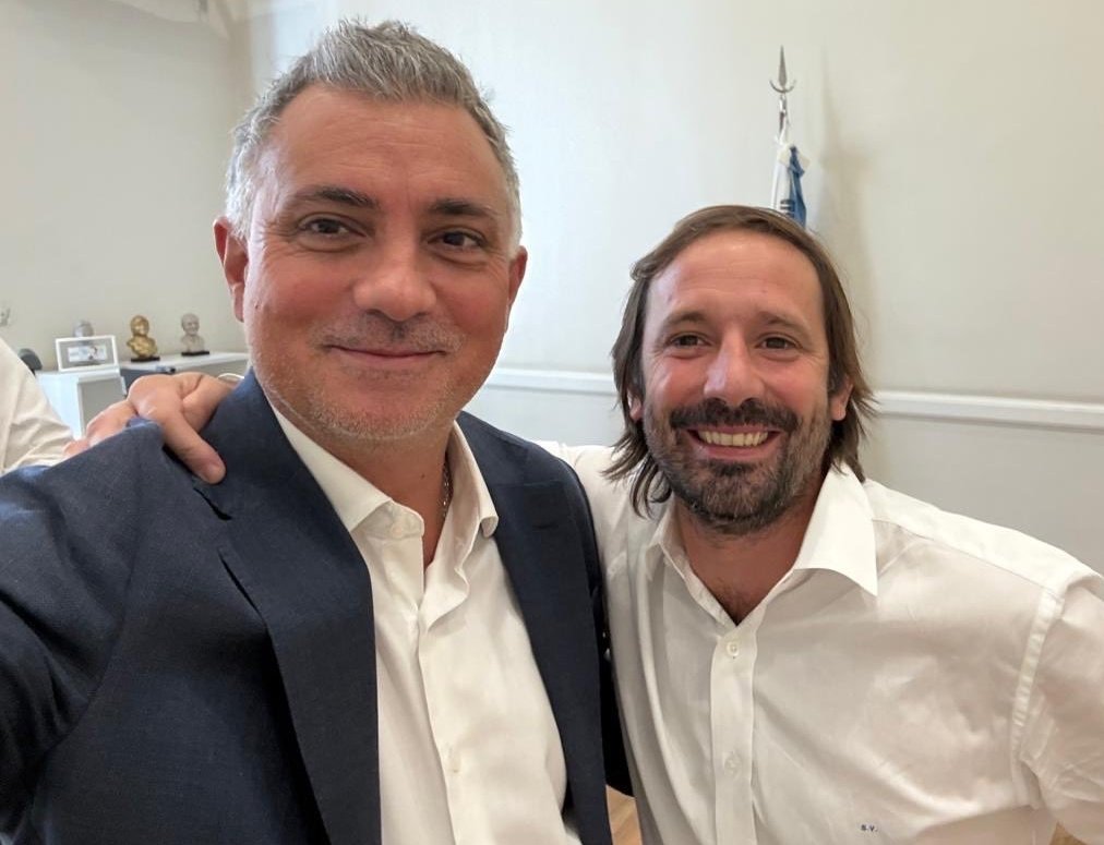 SoyPROpuro's tweet image. Paren con decirle:

#Tarotista 
#Repostera 
#Coimera 
#Ignorante
#KarinaLópezRega