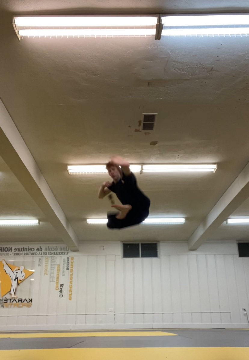 JohnnyBoy tweet media