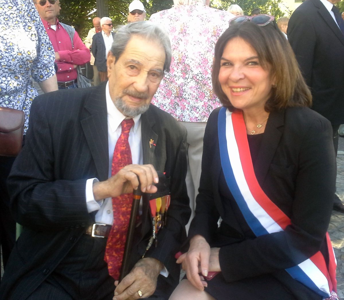 senateur61's tweet image. Si vous croisez la route de @guybirenbaum qui raconte le combat de #AkaPapa #RobertBirembaum , ne ratez pas le rendez-vous de l’Histoire et de la République .
Émotions et respect .. ces résistants nous obligent .. 🇫🇷 #RouteLeclerc @BAYARDChris @LilianeGOYCETA