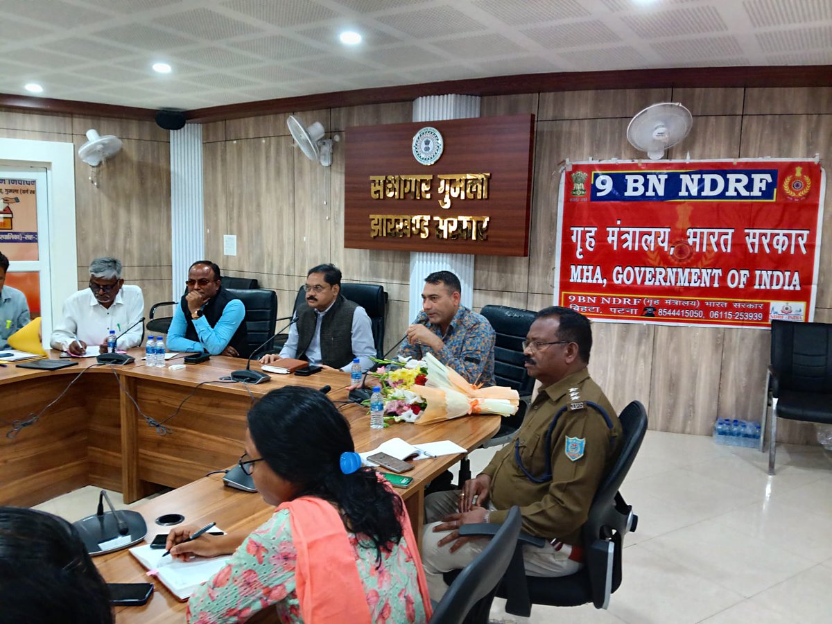 09NDRF's tweet photo. Table Top for #Mock_Exercise on CBRN Emergency conducted with Distt Administration's and other stake holders at D.C Office,Gumla (Jharkhand) with aim to assess the preparedness status and effectiveness of response in case of CBRN emergency.
@NDRFHQ 
@DCGumla https://t.co/GxtFM5I4Zm