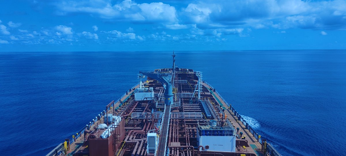 CAPT. PARA8OLIC TOBLERONE tweet media