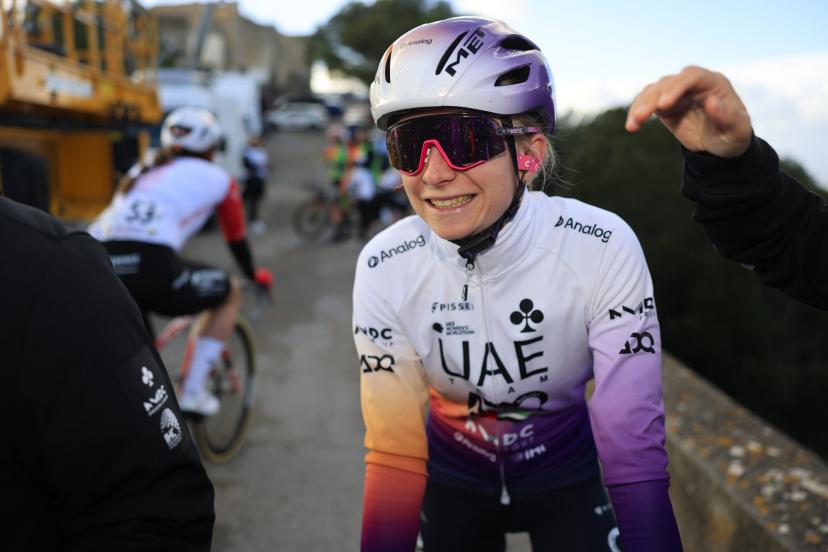 LeCyclismeFRA's tweet photo. 🥉𝗠𝗔𝗘𝗩𝗔 𝗦𝗤𝗨𝗜𝗕𝗔𝗡 🇫🇷 𝟯𝗘 𝗗𝗘 𝗟𝗔 𝗣𝗥𝗘𝗠𝗜𝗘̀𝗥𝗘 𝗘𝗧𝗔𝗣𝗘 𝗗𝗘 𝗟𝗔 𝗩𝗨𝗘𝗟𝗧𝗔 𝗔 𝗘𝗫𝗧𝗥𝗘𝗠𝗔𝗗𝗨𝗥𝗔 🇪🇸

Notre CRACK 💎 est battue par Zoé Backstedt 🇬🇧, mais prend une belle option pour le général 👀

Quel début de saison 😍 https://t.co/NkyVFfe6DG